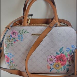 NWT Steve Madden cream floral crossbody strap or handle carry